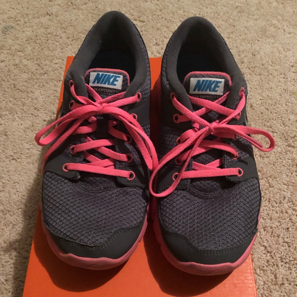Nike Flex Experience RN Women’s Size 8